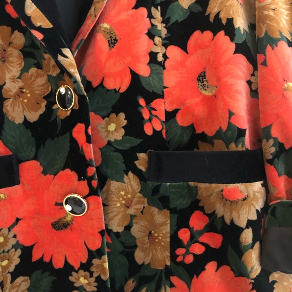 Vintage Floral Velvet Blazer - Picture 2 of 4